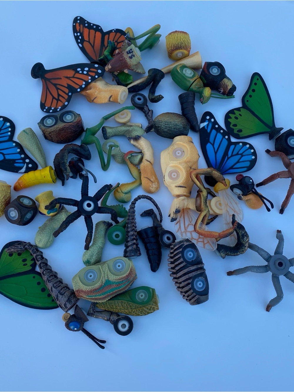 Vintage K&M International Magnamorphs 2005 Mix & Match Bugs & Dinosaurs 57 Pcs